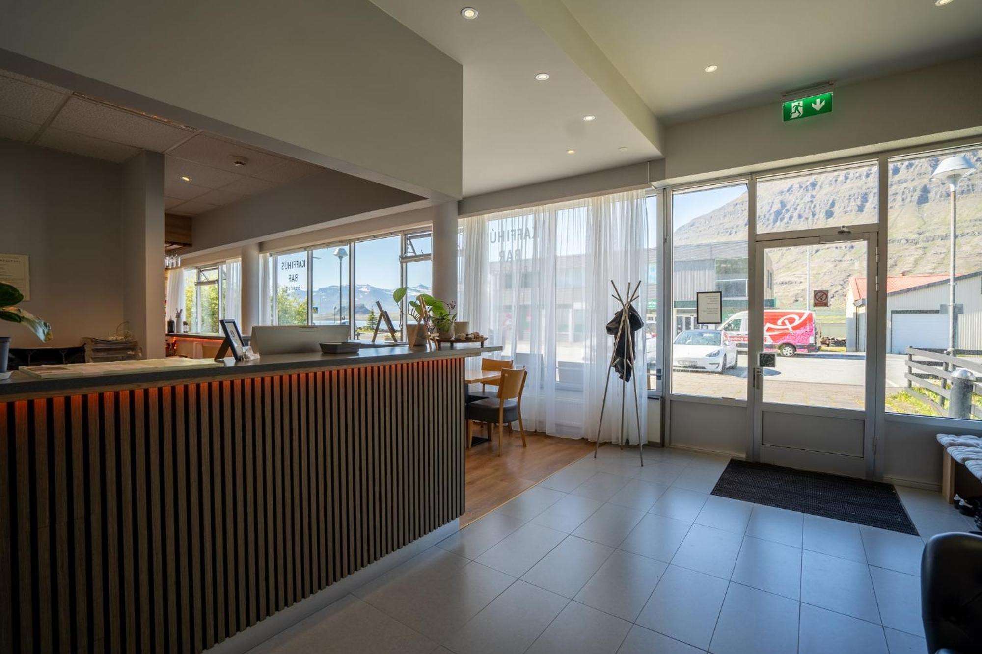 Hotel Eskifjörður Exteriör bild