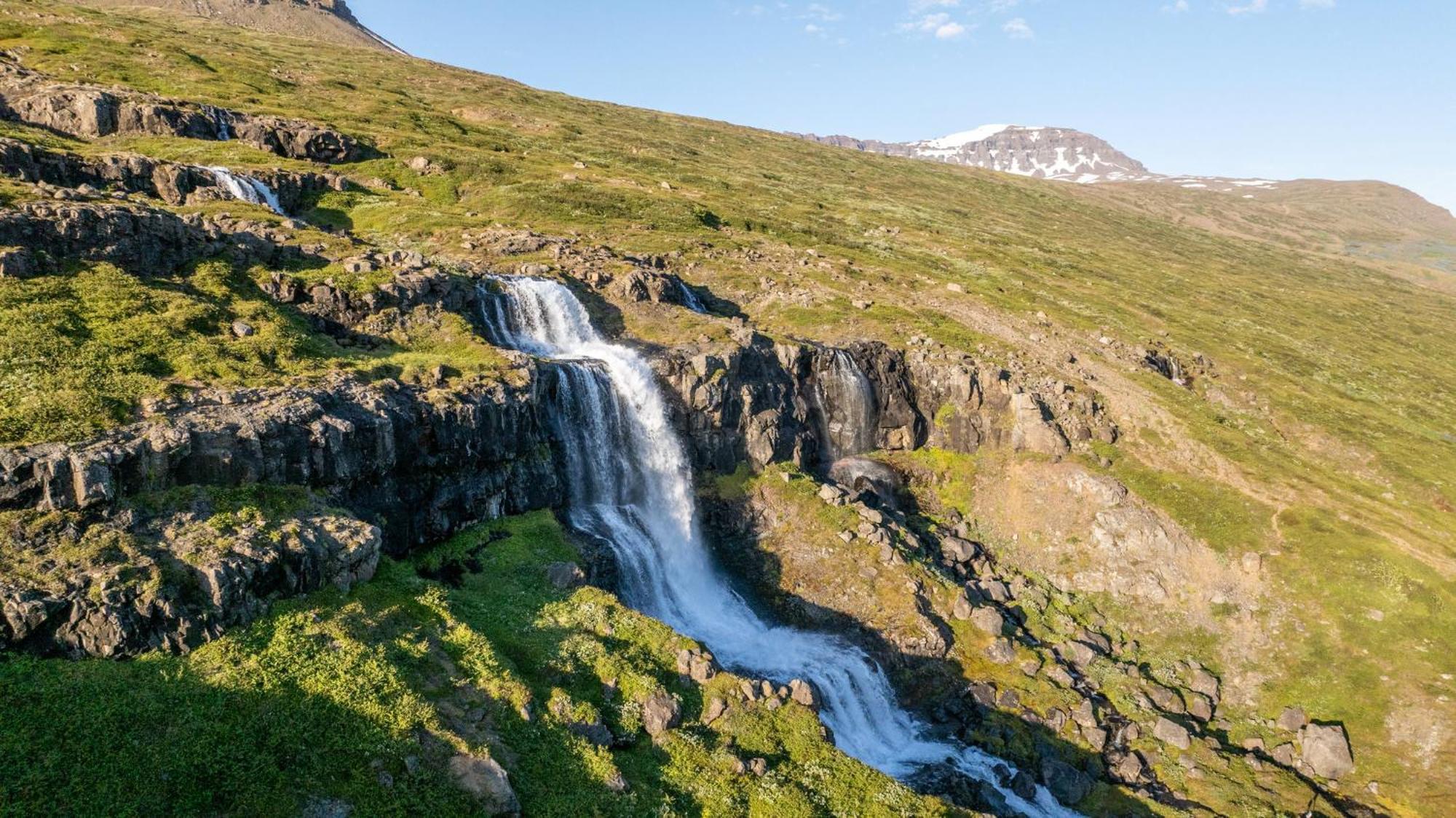 Hotel Eskifjörður Exteriör bild