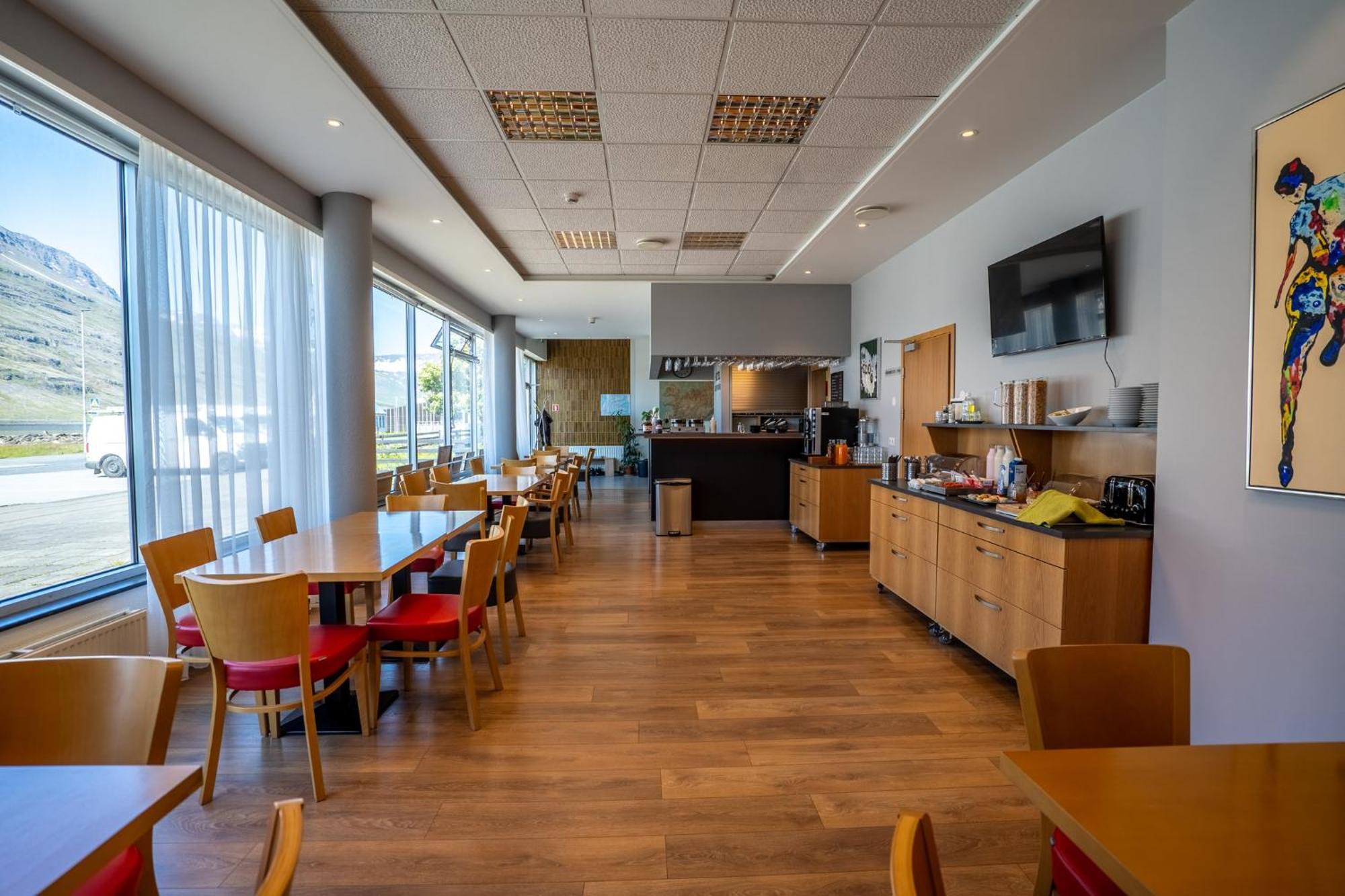 Hotel Eskifjörður Exteriör bild