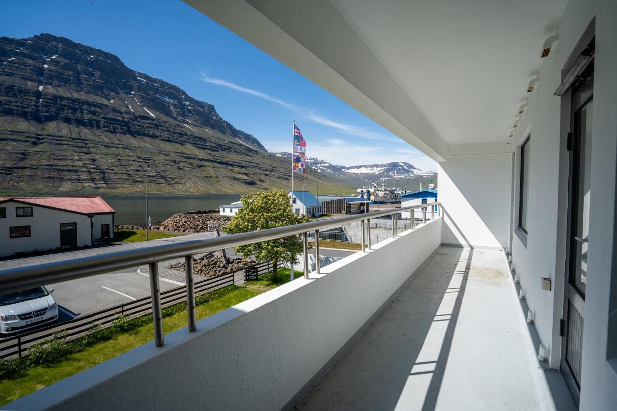 Hotel Eskifjörður Exteriör bild