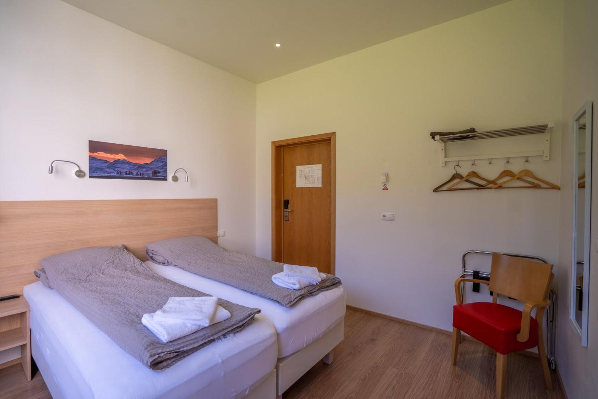 Hotel Eskifjörður Exteriör bild