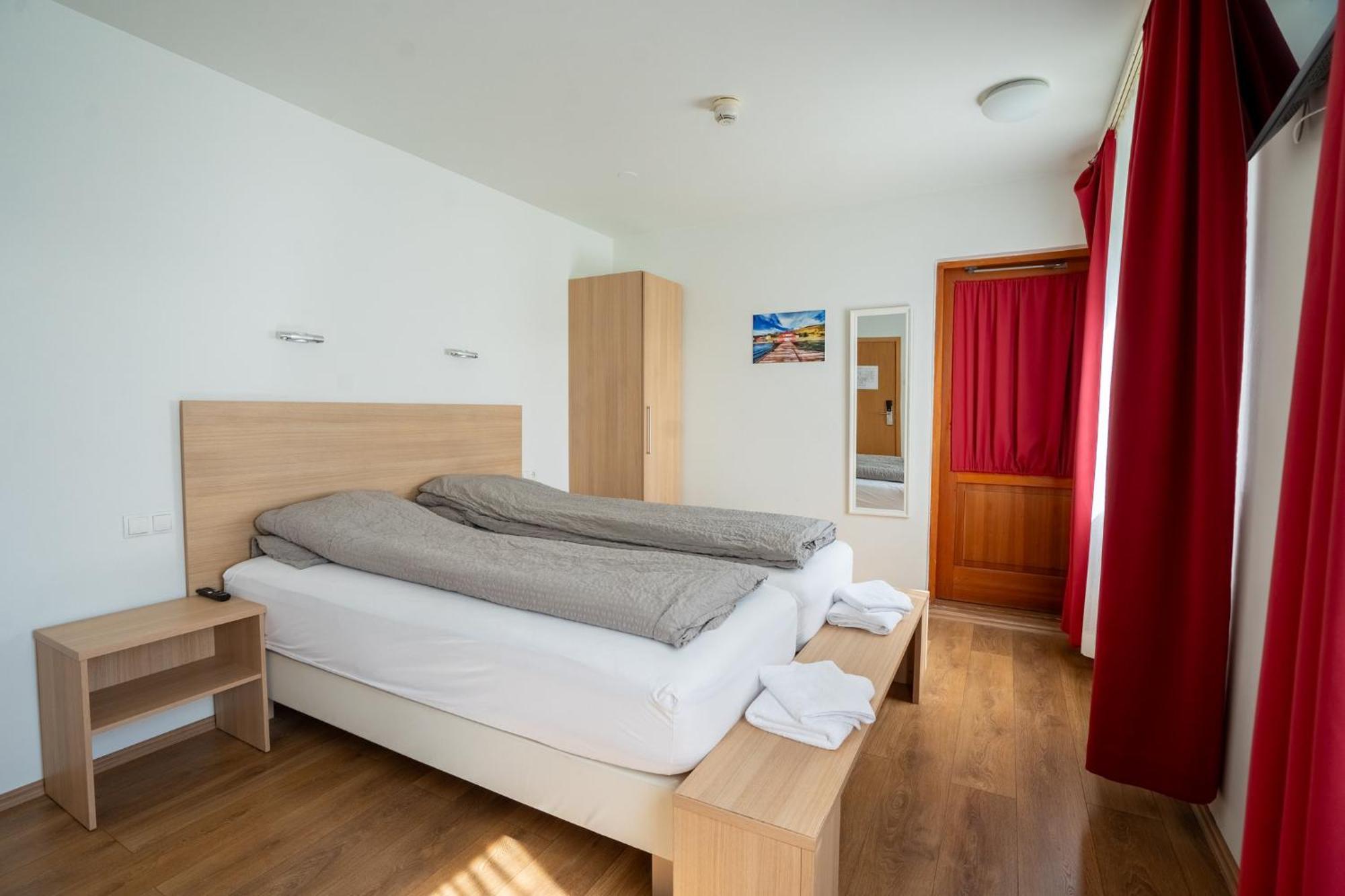 Hotel Eskifjörður Exteriör bild