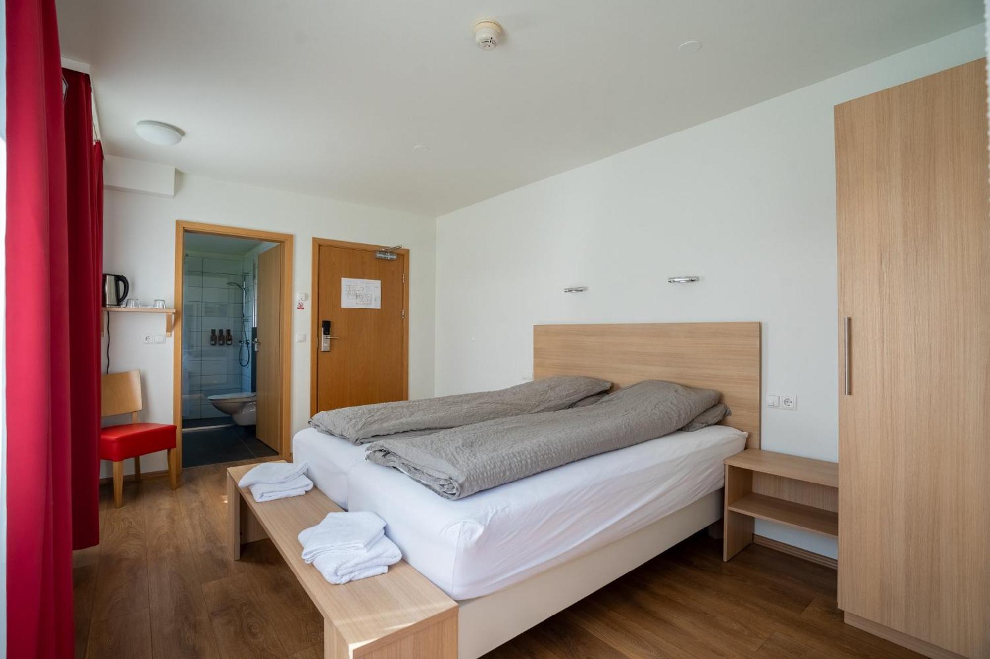 Hotel Eskifjörður Exteriör bild